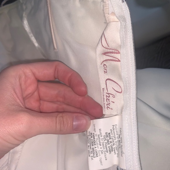 Wedding dress - Picture 4 of 7